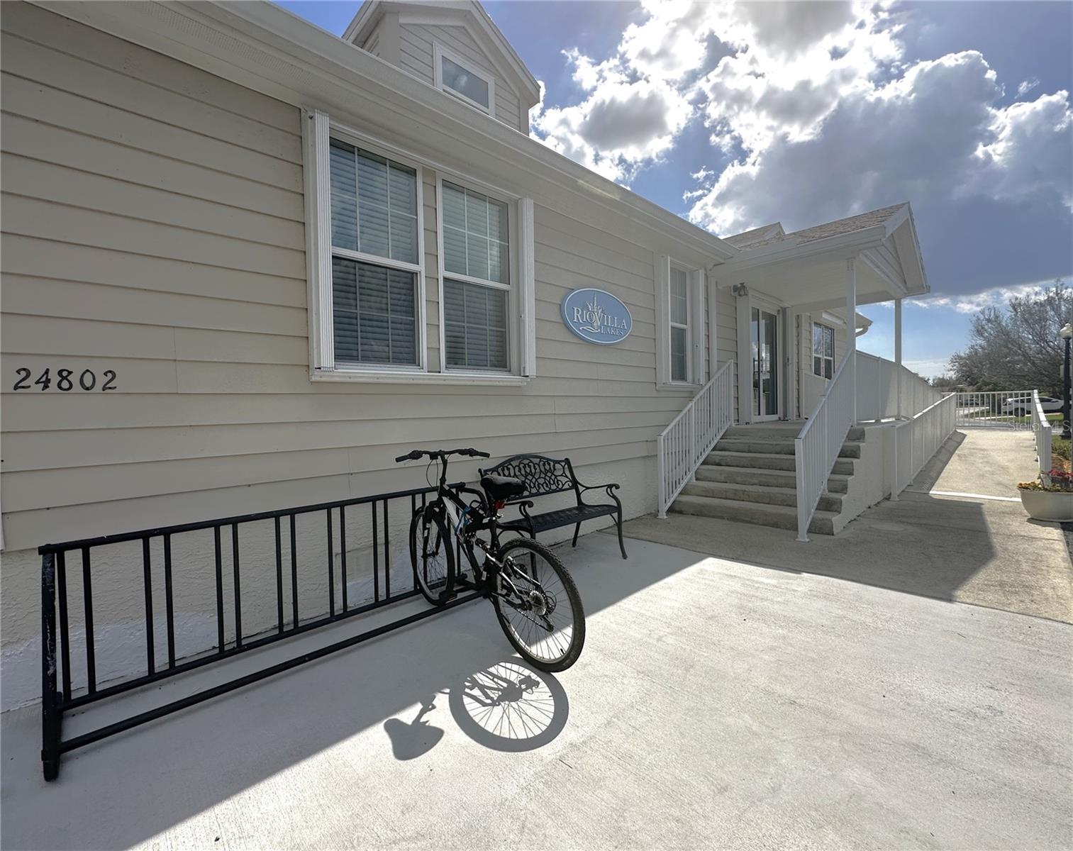 Image 33 of 40 For 24748 Rio Villa Lakes Circle