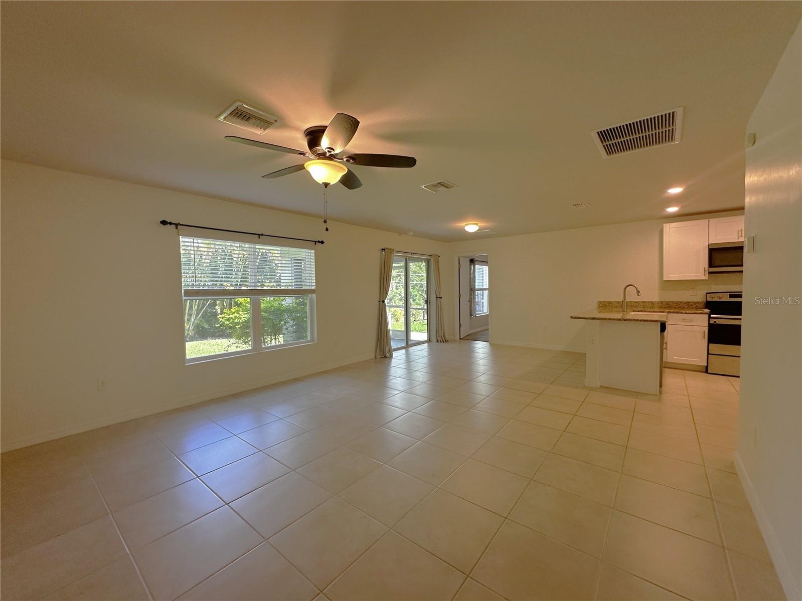 Image 8 of 40 For 24748 Rio Villa Lakes Circle