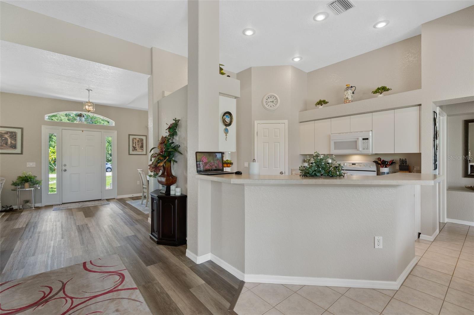 Image 15 of 40 For 1084 Hillsborough Boulevard