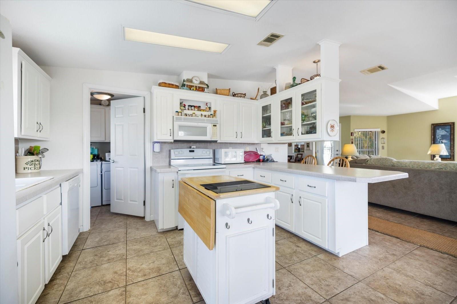 Image 10 of 30 For 721 Rio Villa Drive