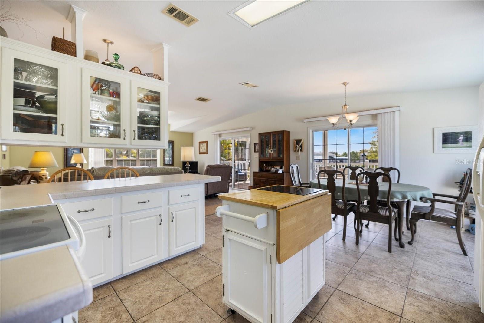 Image 11 of 30 For 721 Rio Villa Drive