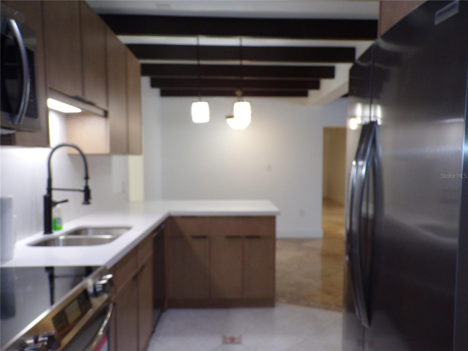 Listing photo id 13 for 179 Maria Court