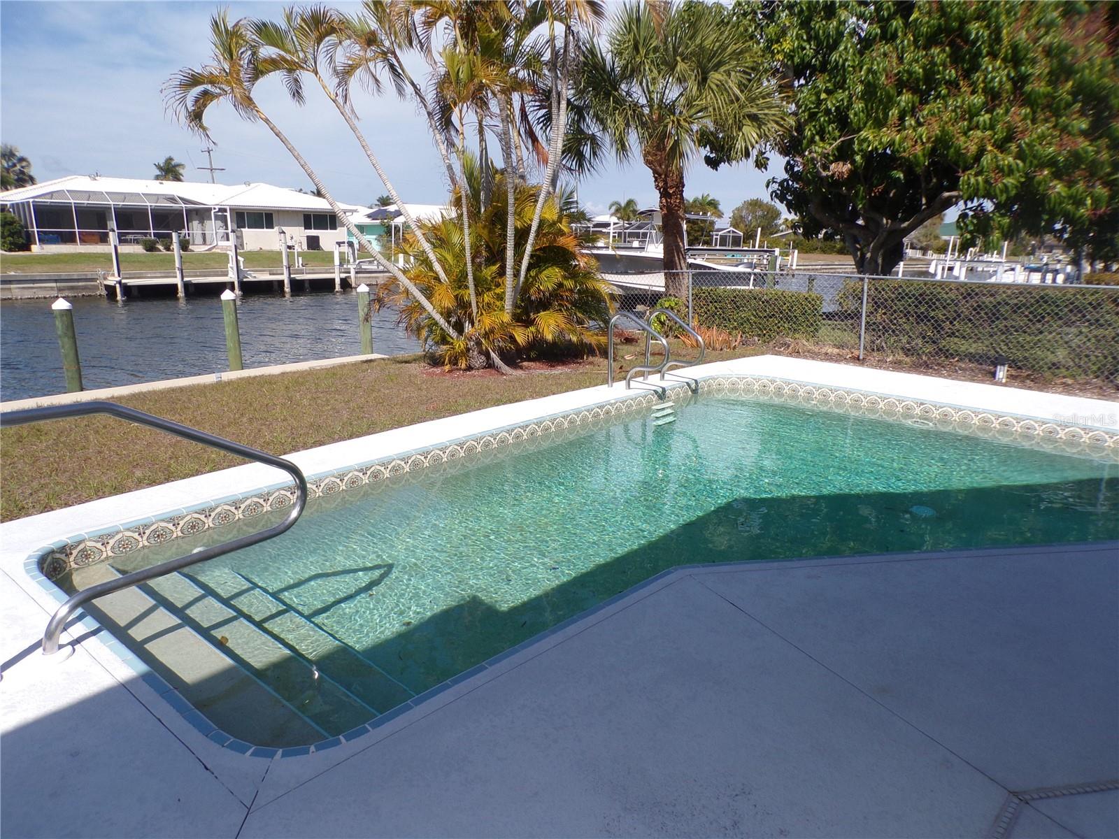 Listing photo id 15 for 179 Maria Court