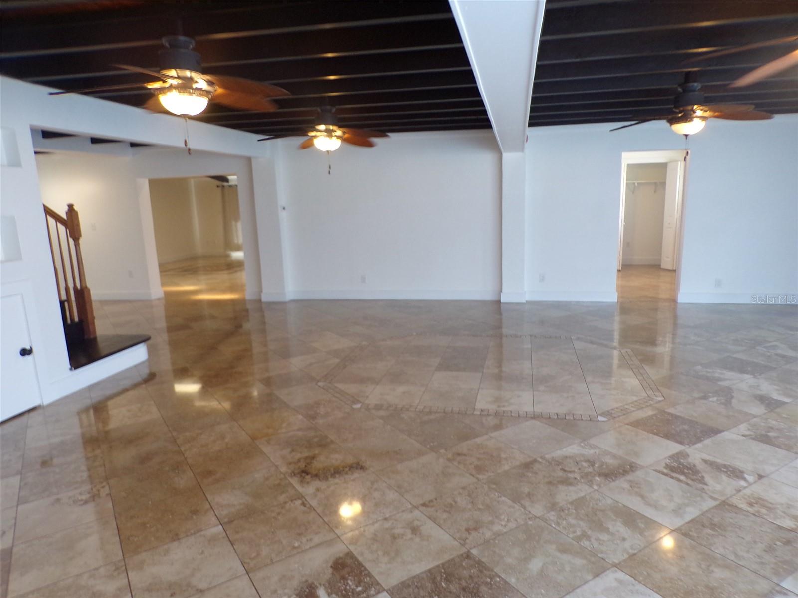 Listing photo id 0 for 179 Maria Court