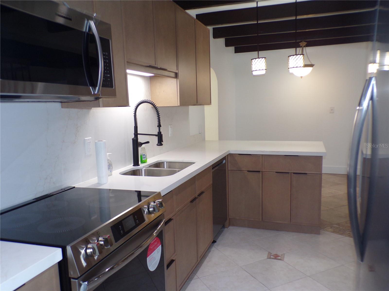 Listing photo id 24 for 179 Maria Court