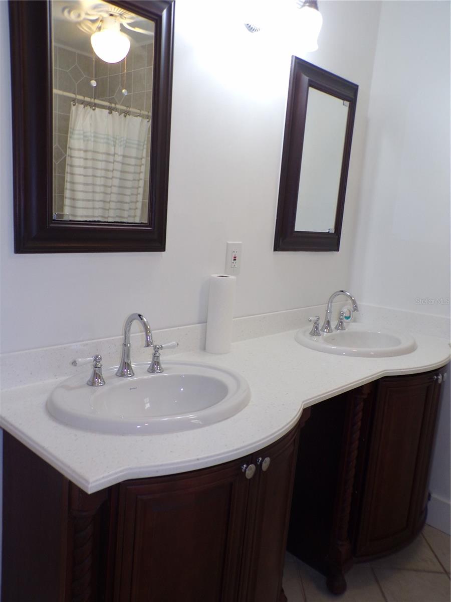 Listing photo id 38 for 179 Maria Court