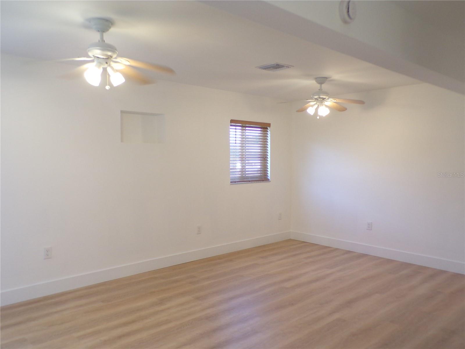 Listing photo id 39 for 179 Maria Court