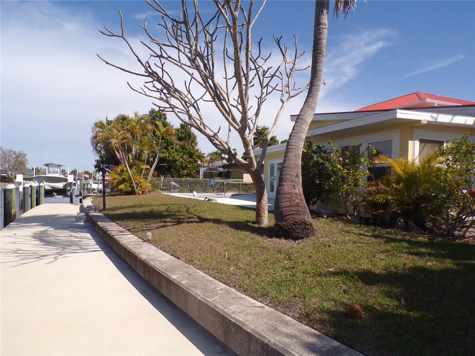 Listing photo id 42 for 179 Maria Court