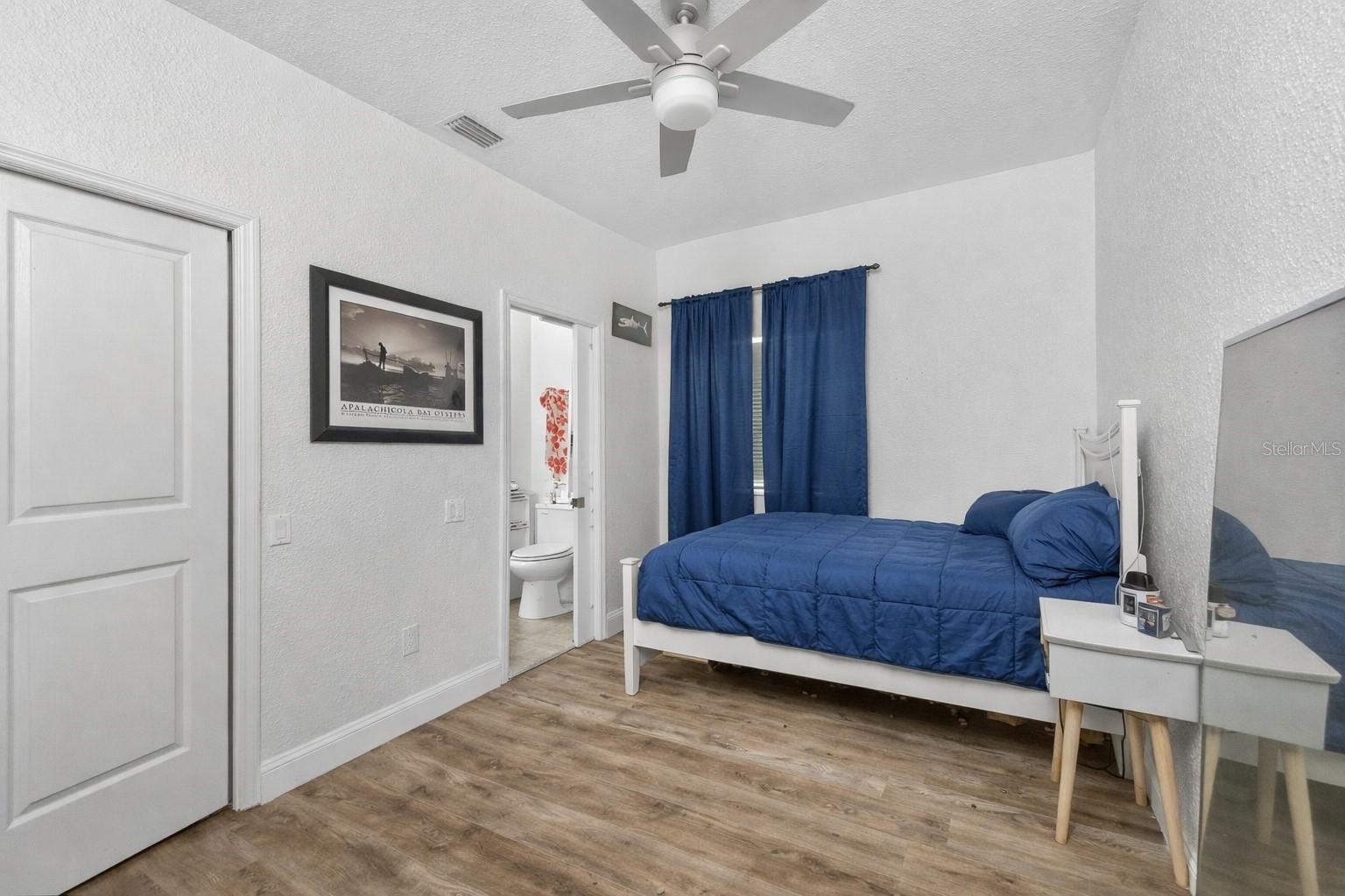 Image 21 of 51 For 1049 Harbour Glen Place