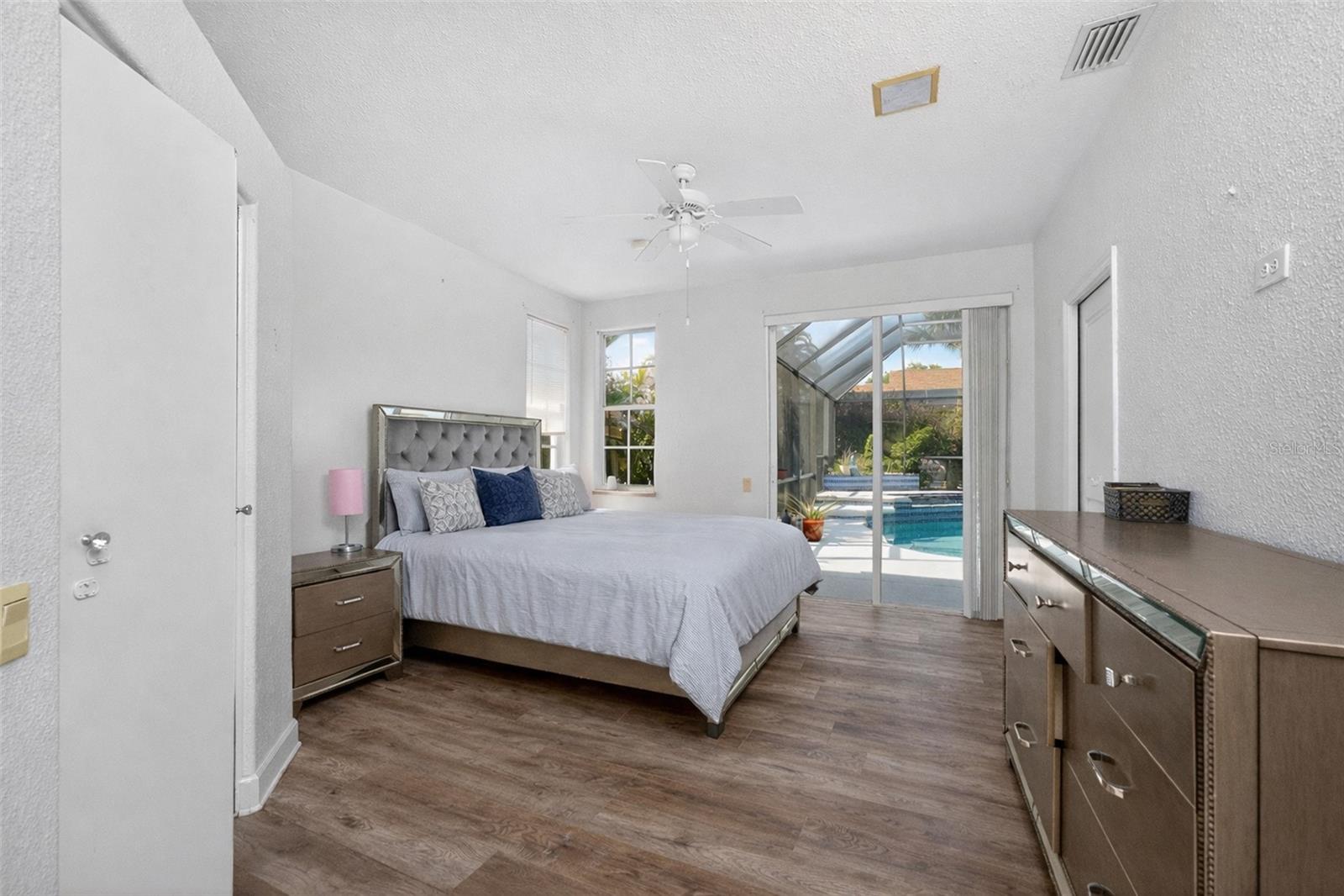 Image 22 of 51 For 1049 Harbour Glen Place