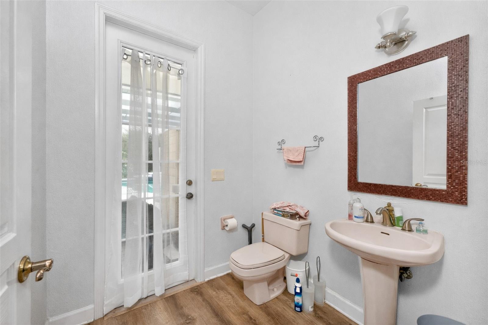 Image 27 of 51 For 1049 Harbour Glen Place