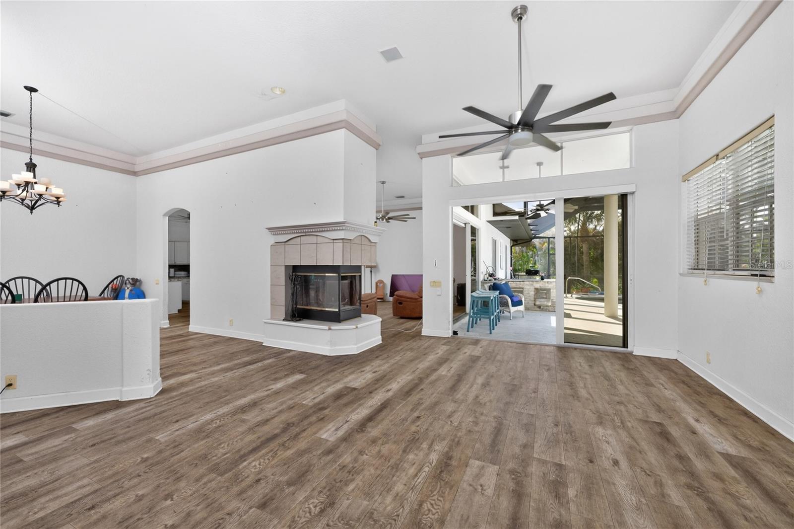 Image 4 of 51 For 1049 Harbour Glen Place