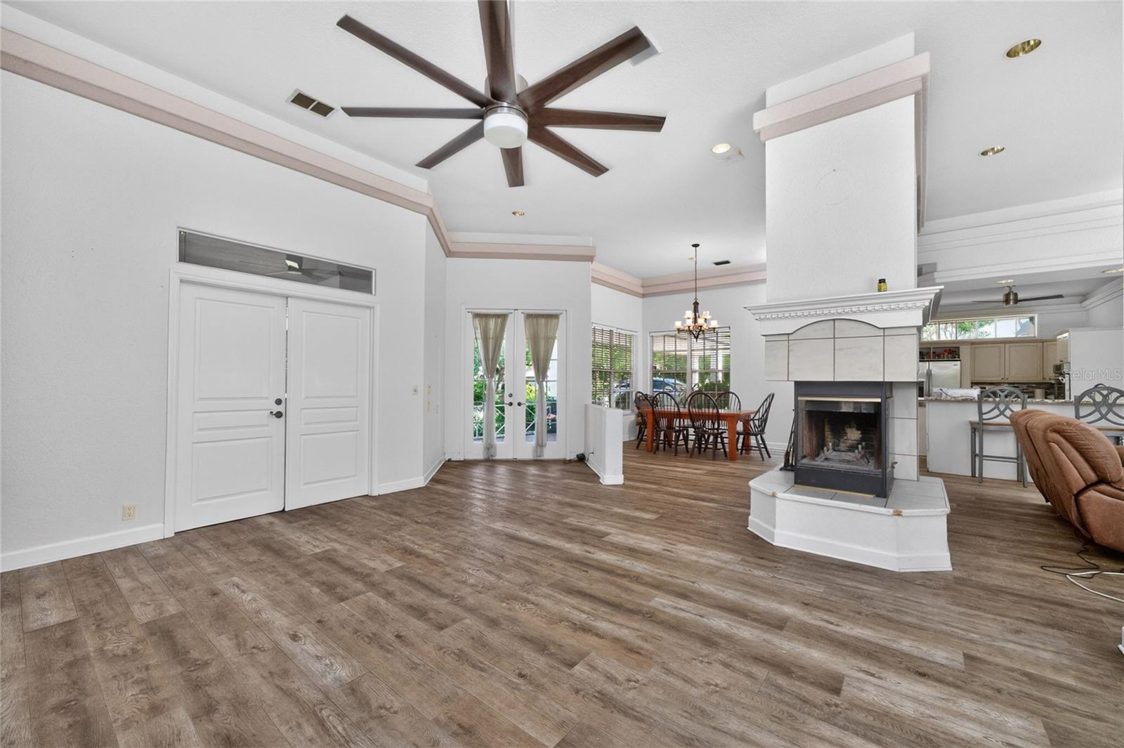 Image 5 of 51 For 1049 Harbour Glen Place