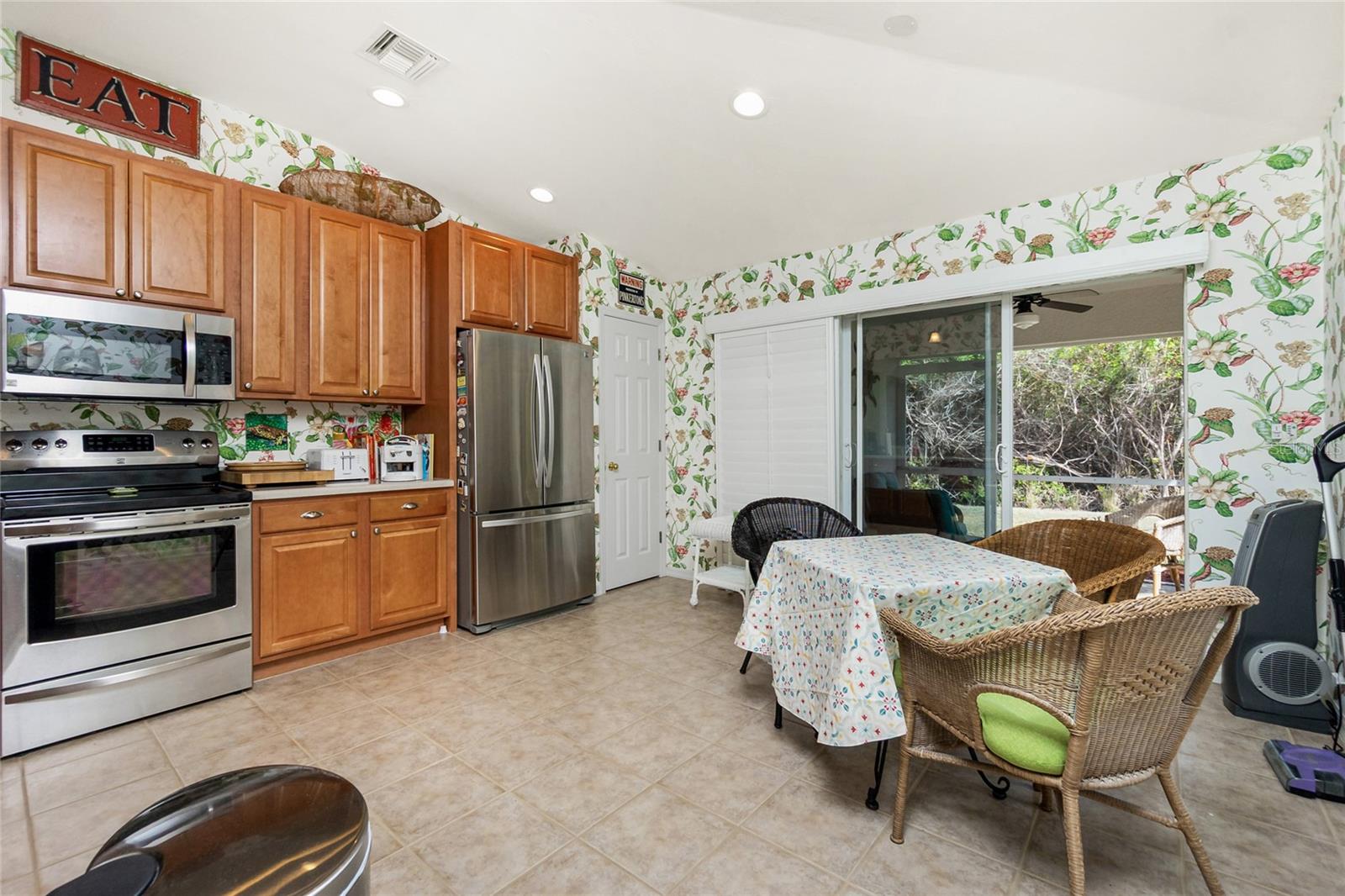 Image 11 of 45 For 13136 Pembroke Circle N