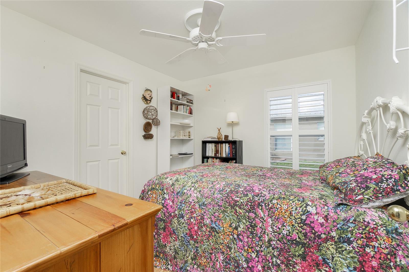 Image 20 of 45 For 13136 Pembroke Circle N