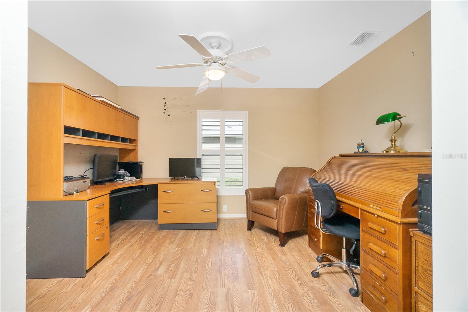 Image 22 of 45 For 13136 Pembroke Circle N