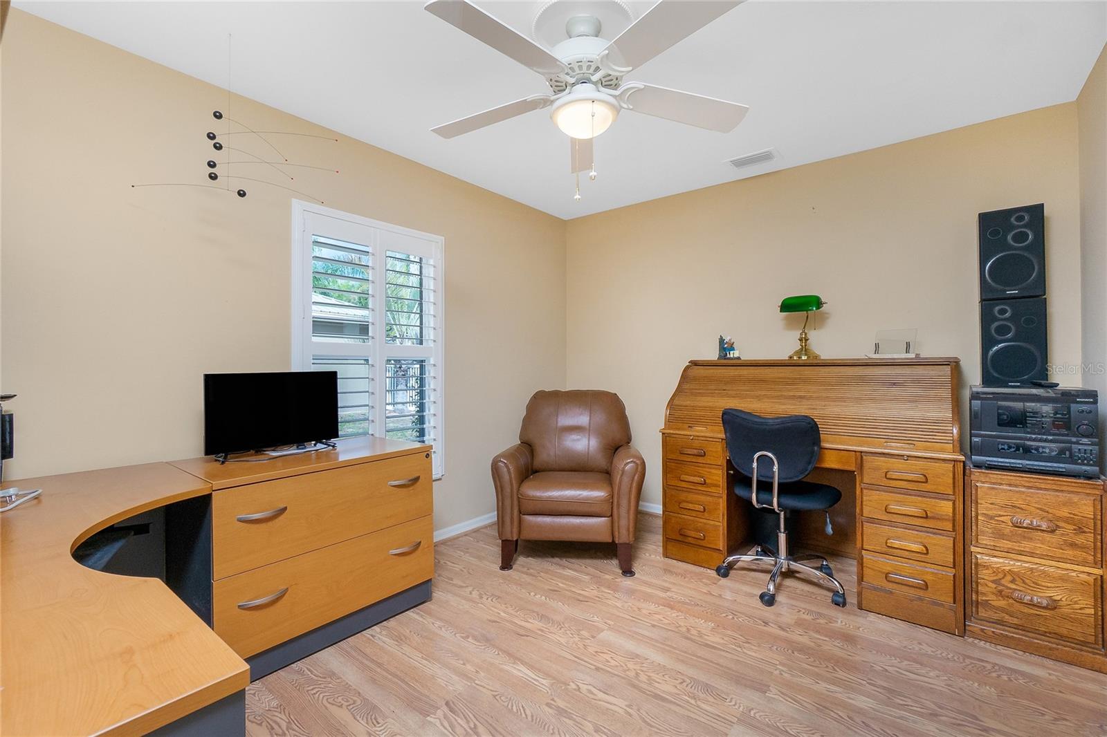 Image 25 of 45 For 13136 Pembroke Circle N