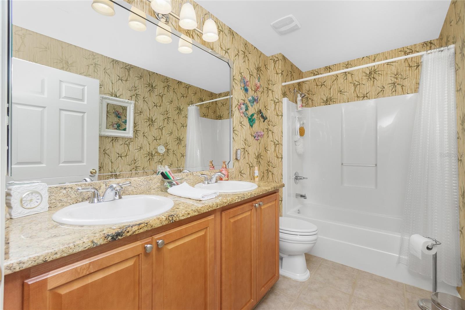 Image 27 of 45 For 13136 Pembroke Circle N