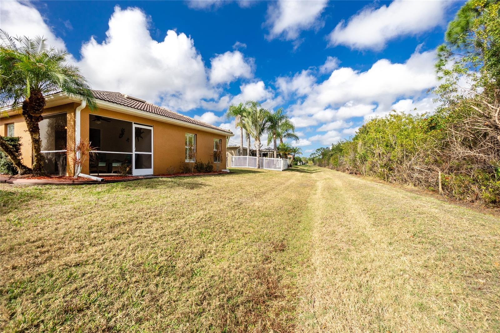 Image 39 of 45 For 13136 Pembroke Circle N