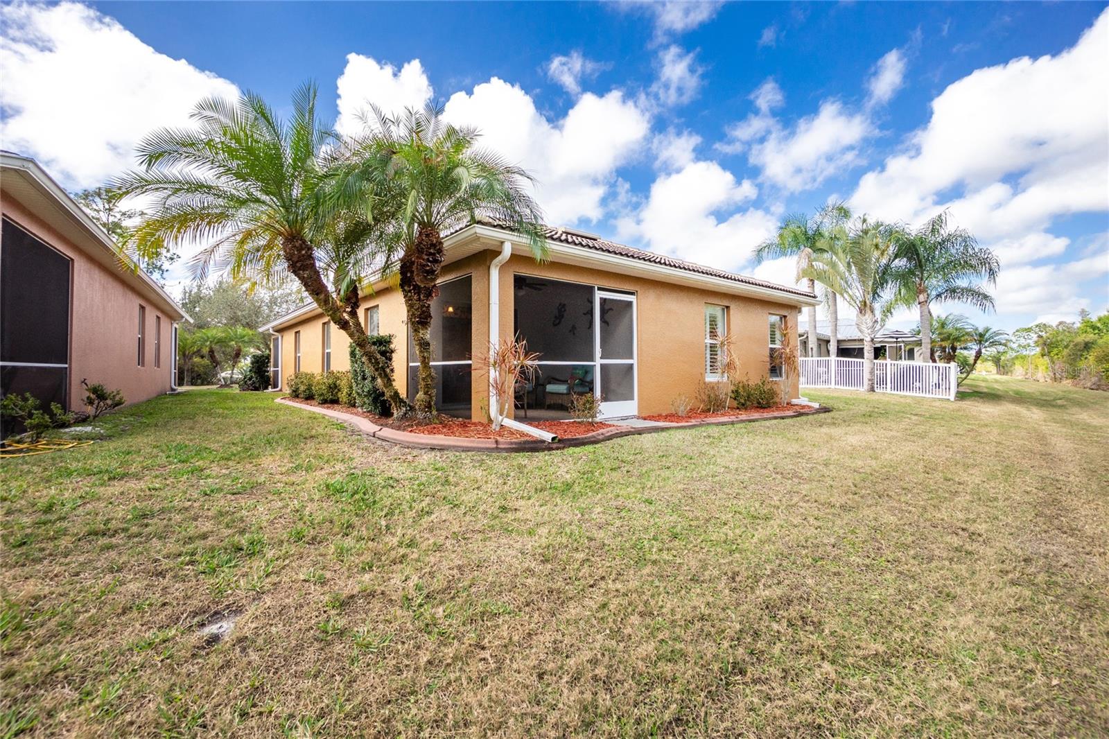 Image 40 of 45 For 13136 Pembroke Circle N