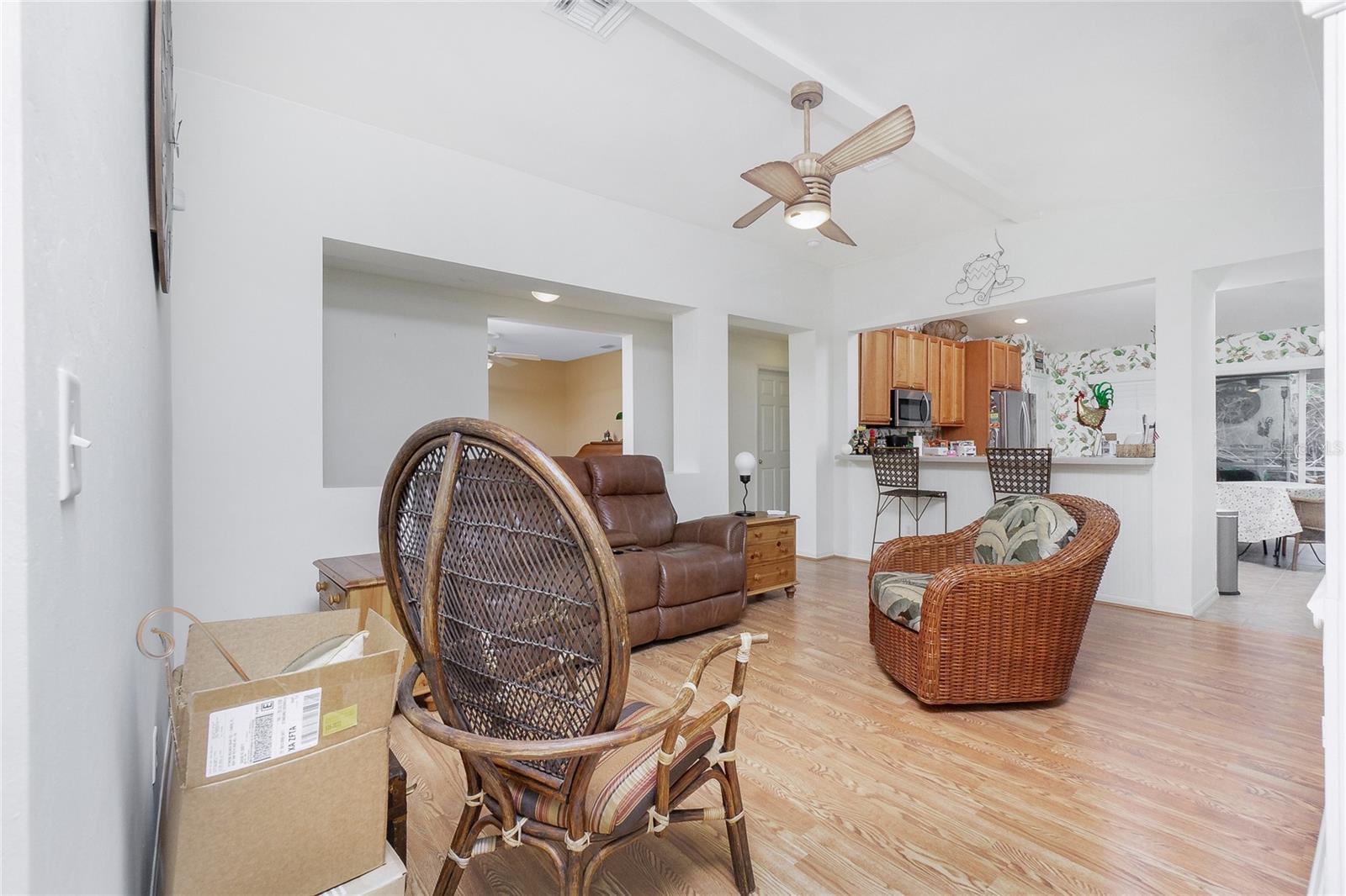 Image 6 of 45 For 13136 Pembroke Circle N