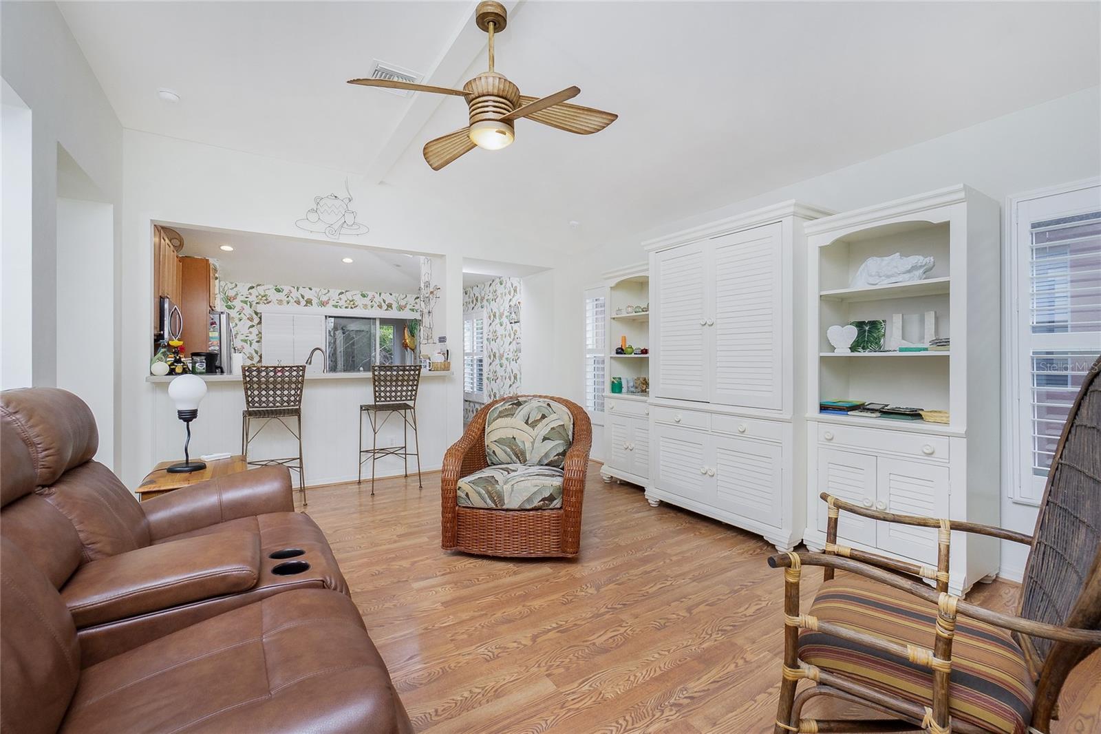 Image 9 of 45 For 13136 Pembroke Circle N