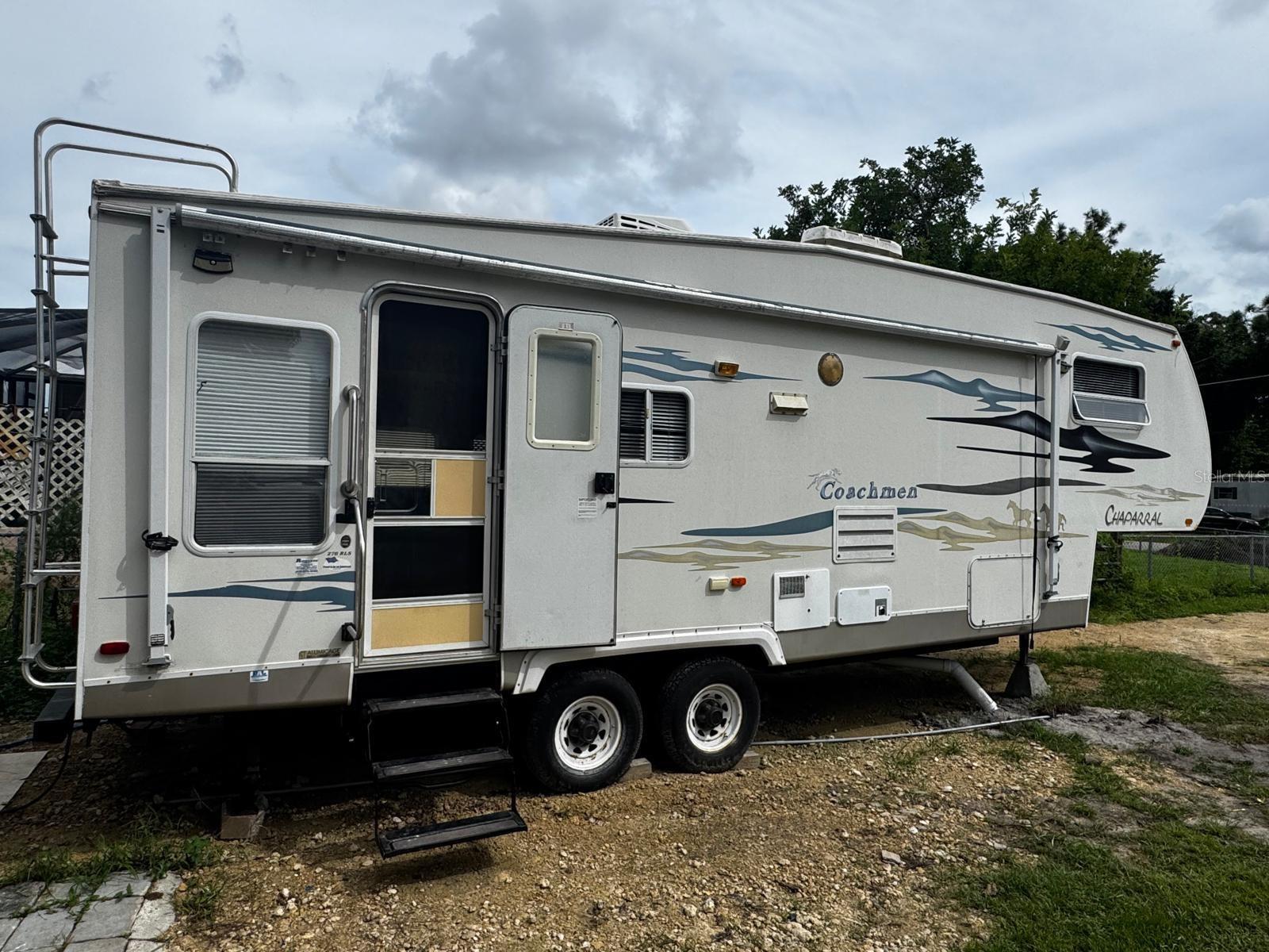 Listing photo id 8 for 15482 Mapletree Drive