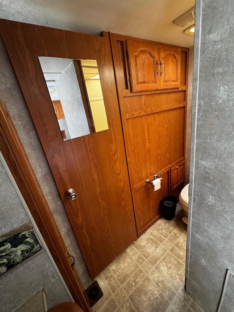 Listing photo id 14 for 15482 Mapletree Drive