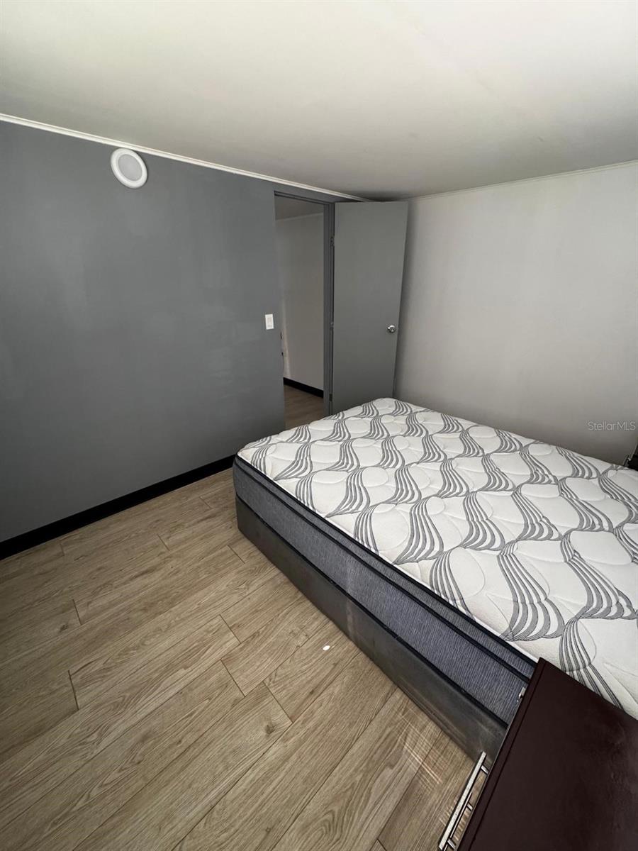 Listing photo id 4 for 15482 Mapletree Drive