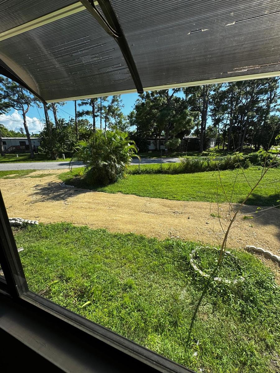 Listing photo id 7 for 15482 Mapletree Drive