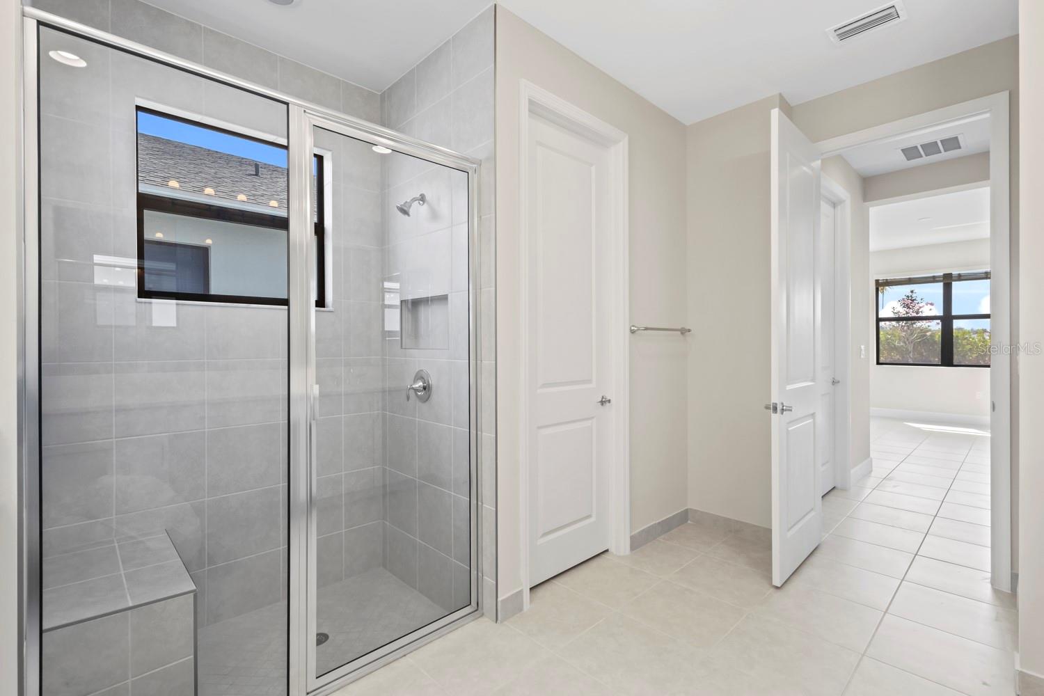 Image 14 of 47 For 14005 Aldersgate Avenue