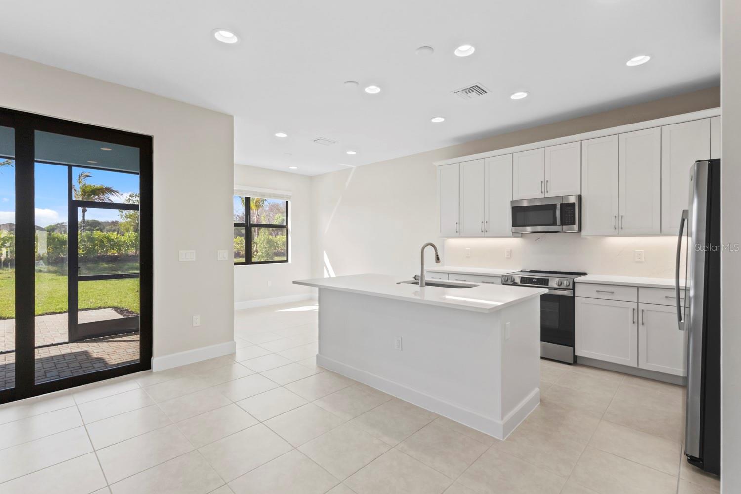 Image 7 of 47 For 14005 Aldersgate Avenue