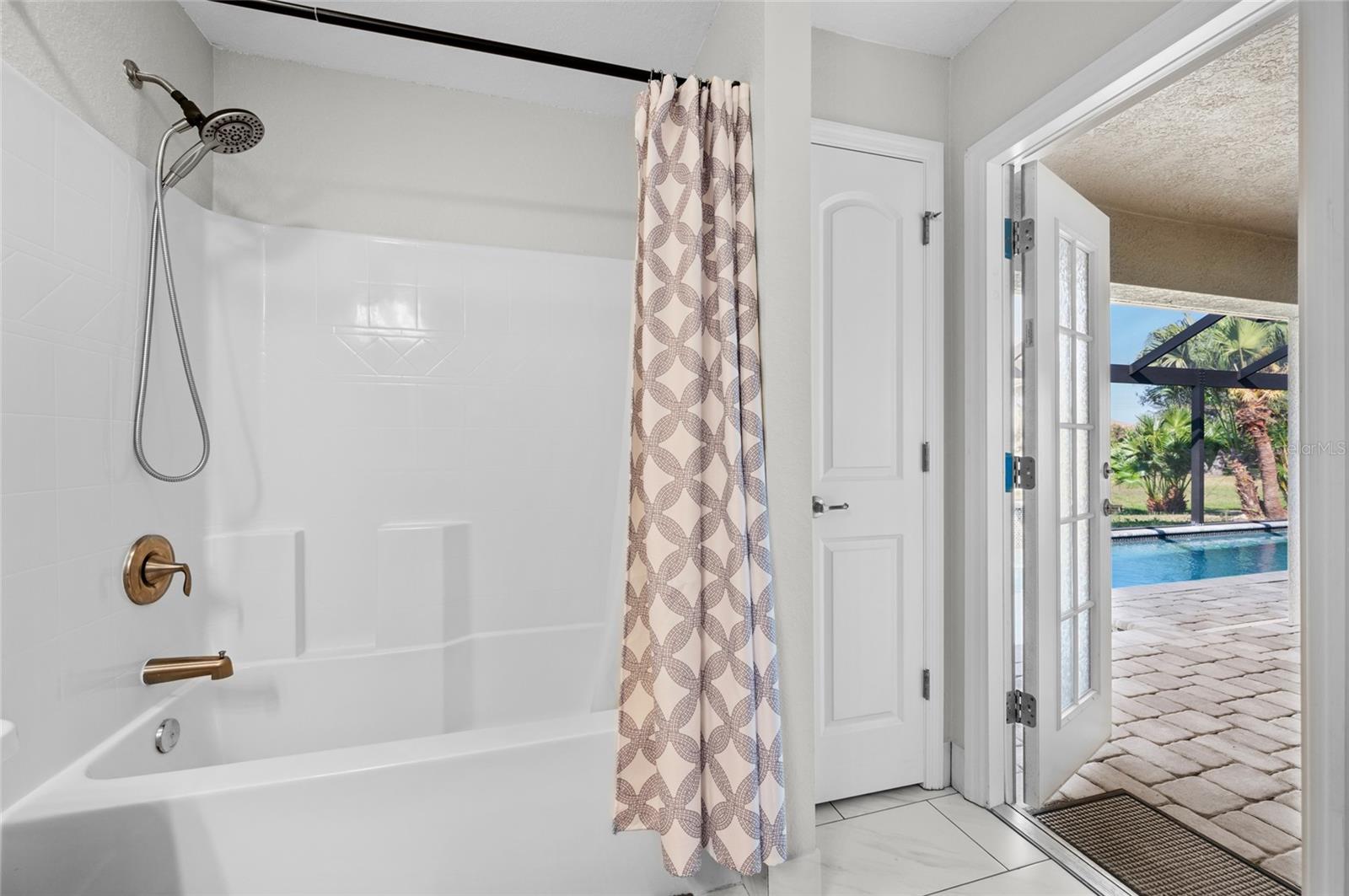 Image 33 of 72 For 17 White Marsh Lane