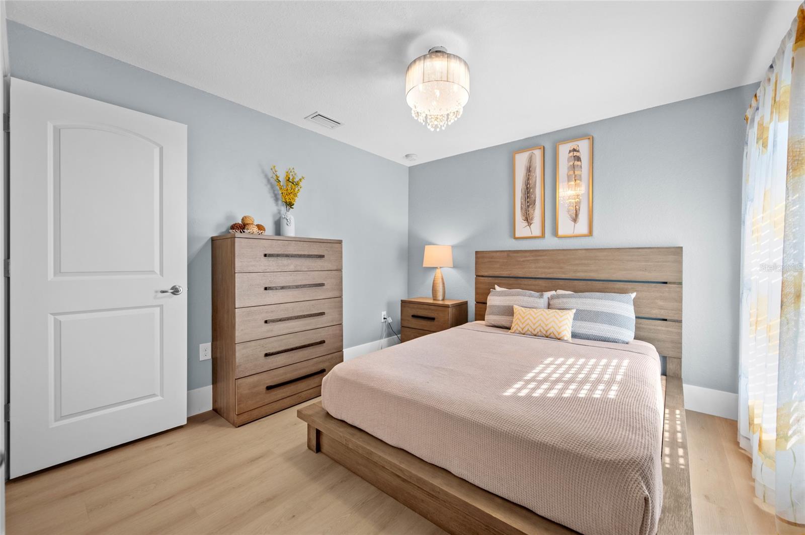 Image 35 of 72 For 17 White Marsh Lane