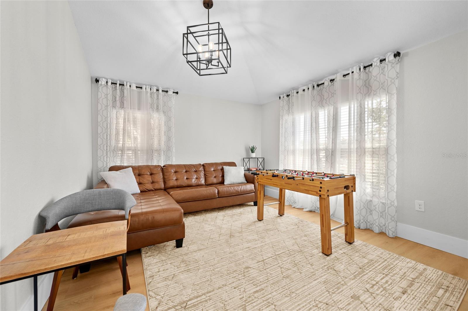 Image 5 of 72 For 17 White Marsh Lane