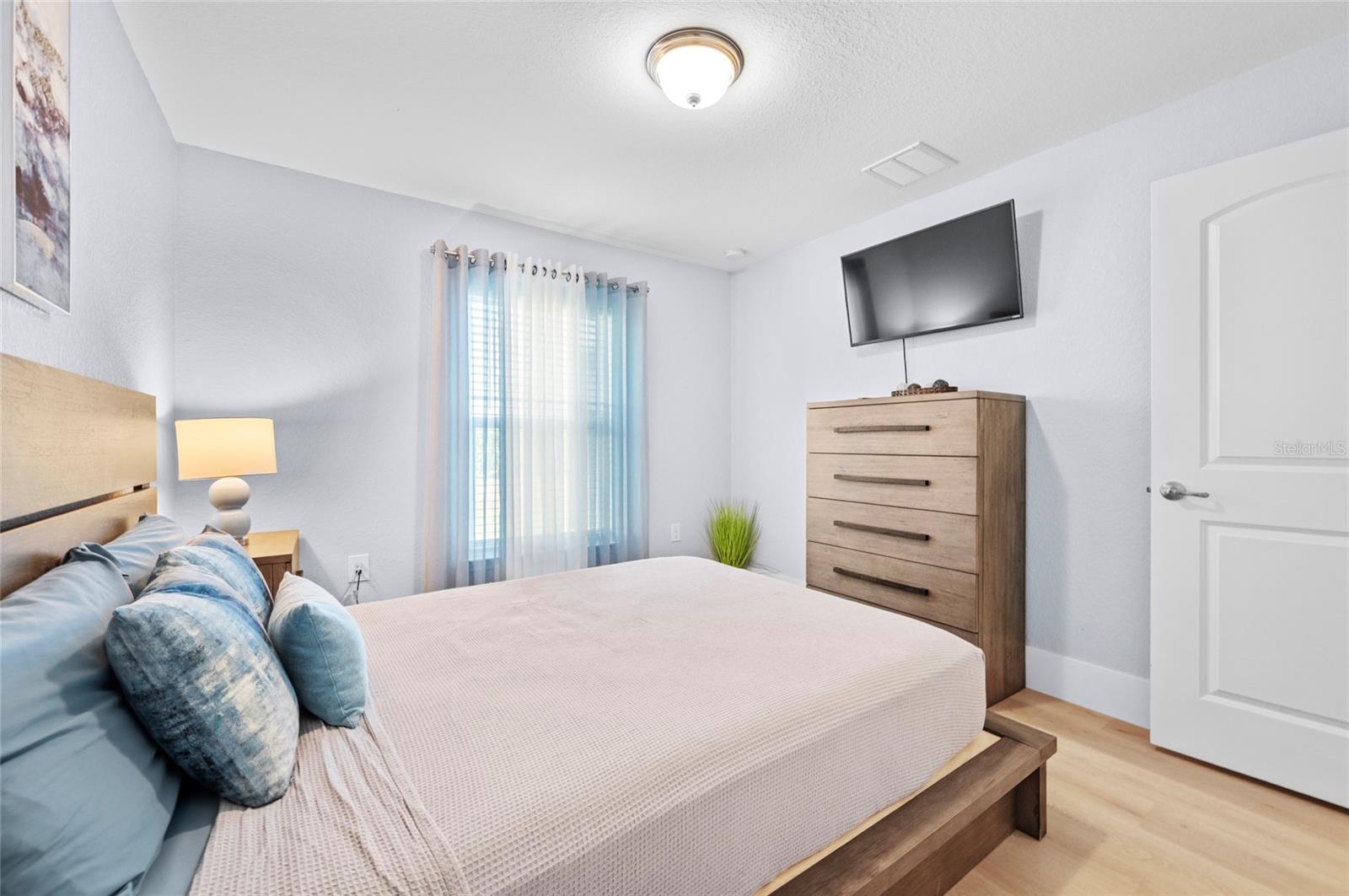 Image 54 of 72 For 17 White Marsh Lane