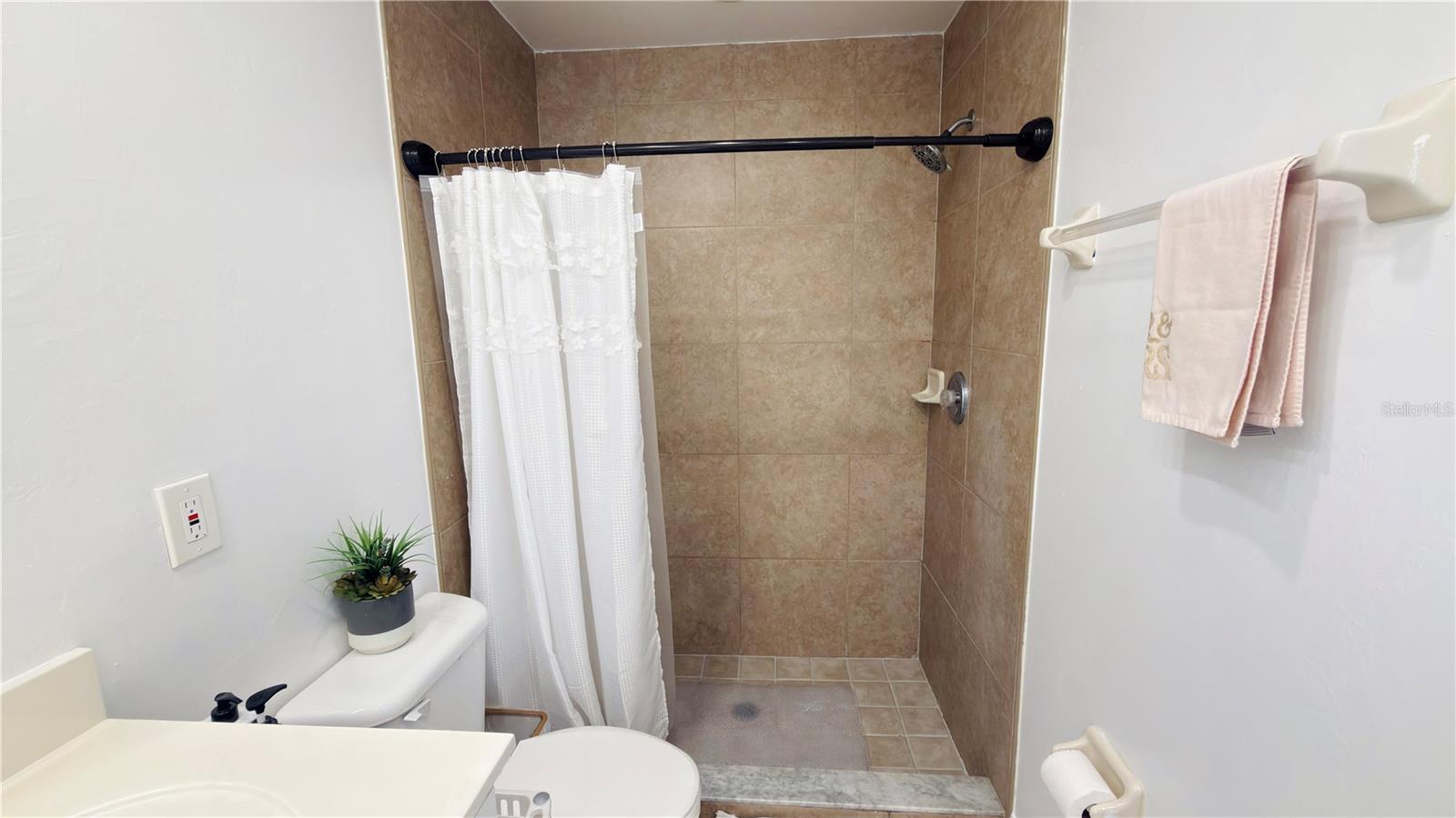 Image 20 of 49 For 2616 27th Street W