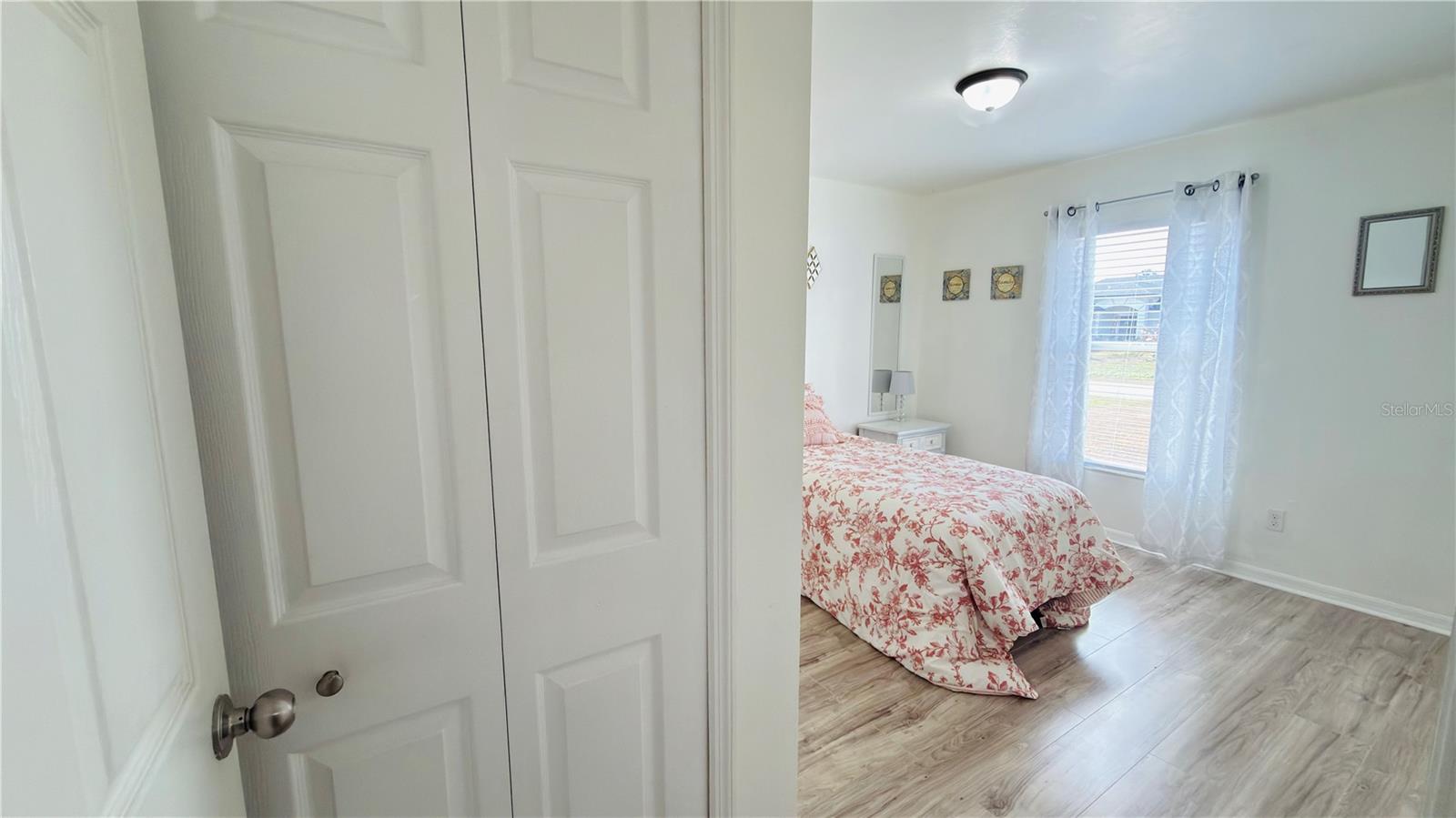 Image 22 of 49 For 2616 27th Street W