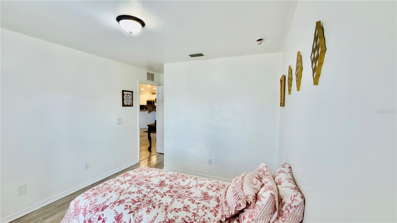 Image 24 of 49 For 2616 27th Street W