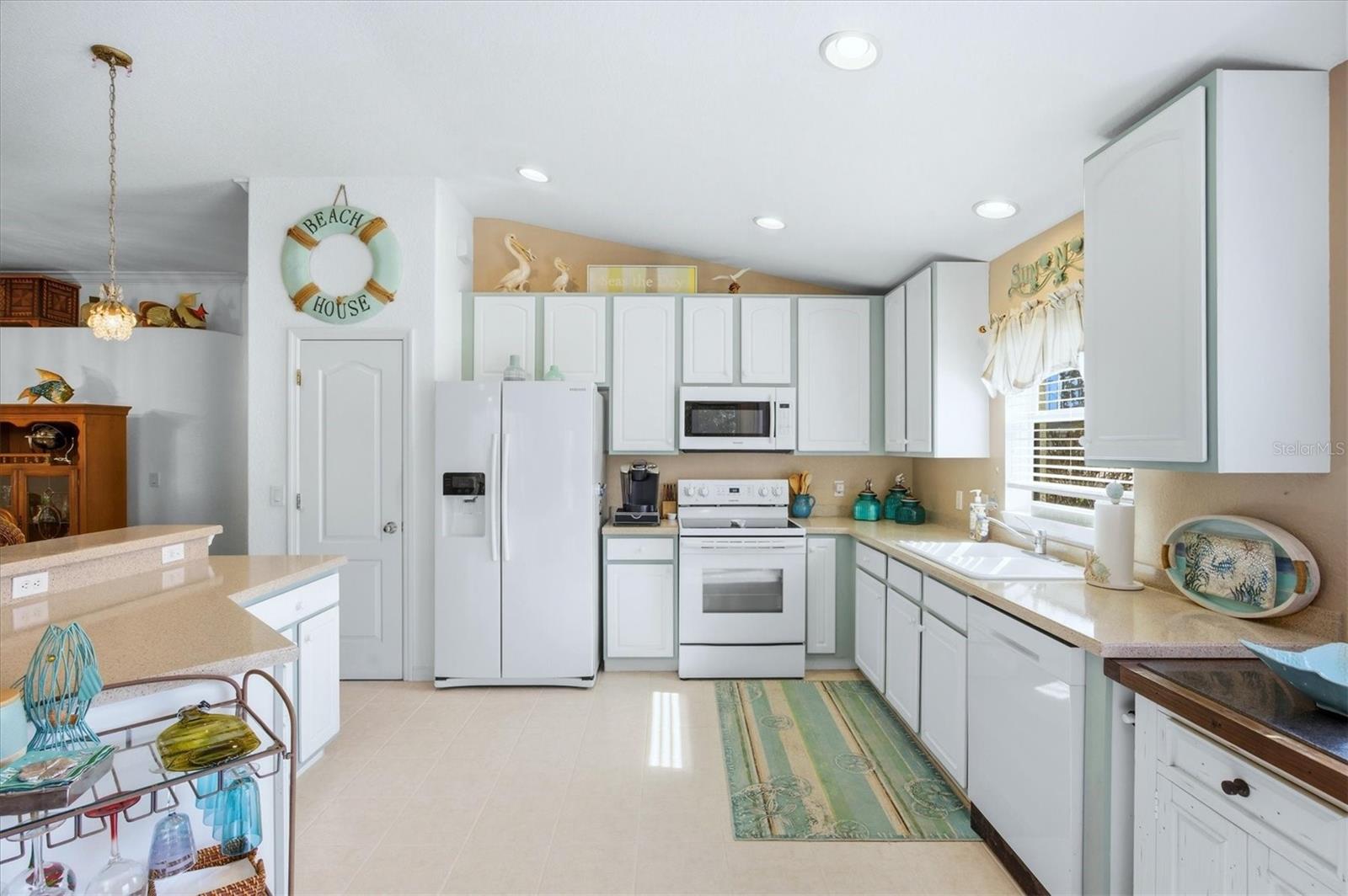 Image 18 of 69 For 1658 Scarlett Avenue