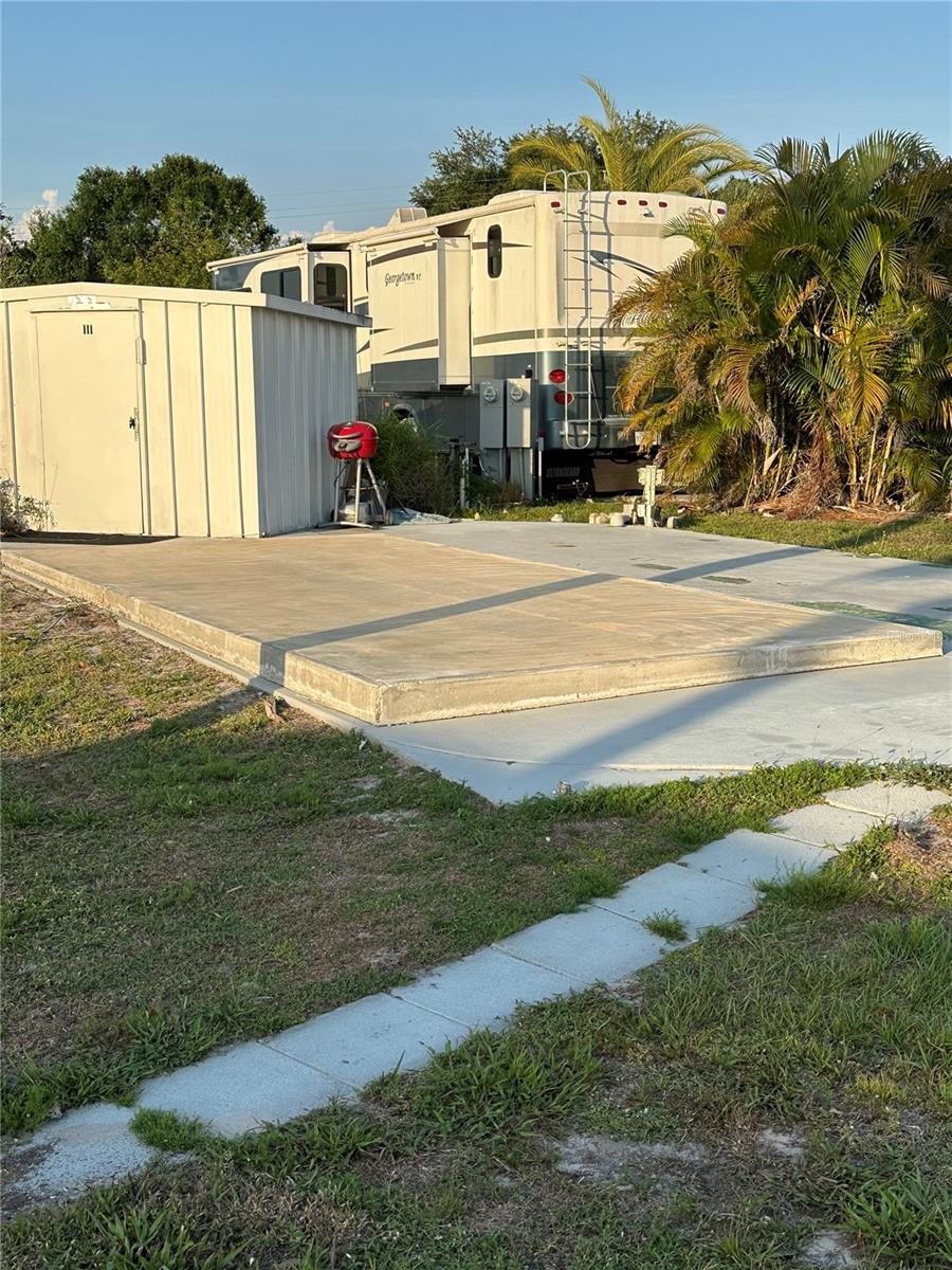 Image 7 of 10 For 46900 Bermont  111