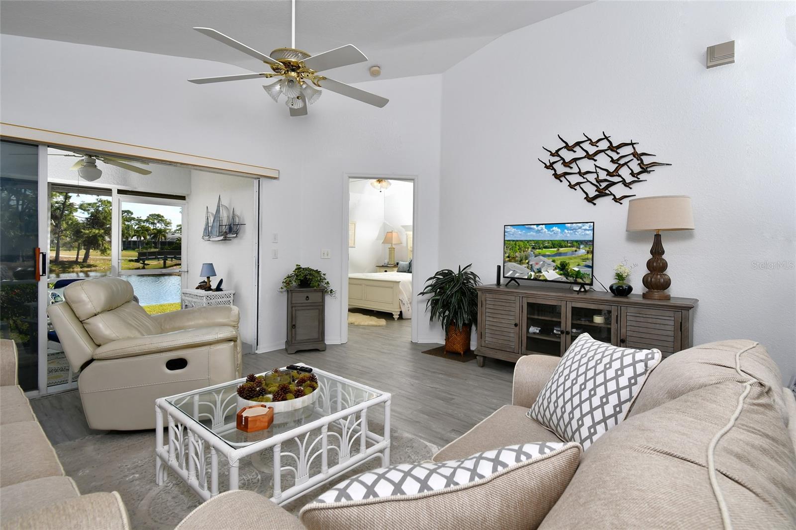 Image 10 of 32 For 2049 Matecumbe Key Road