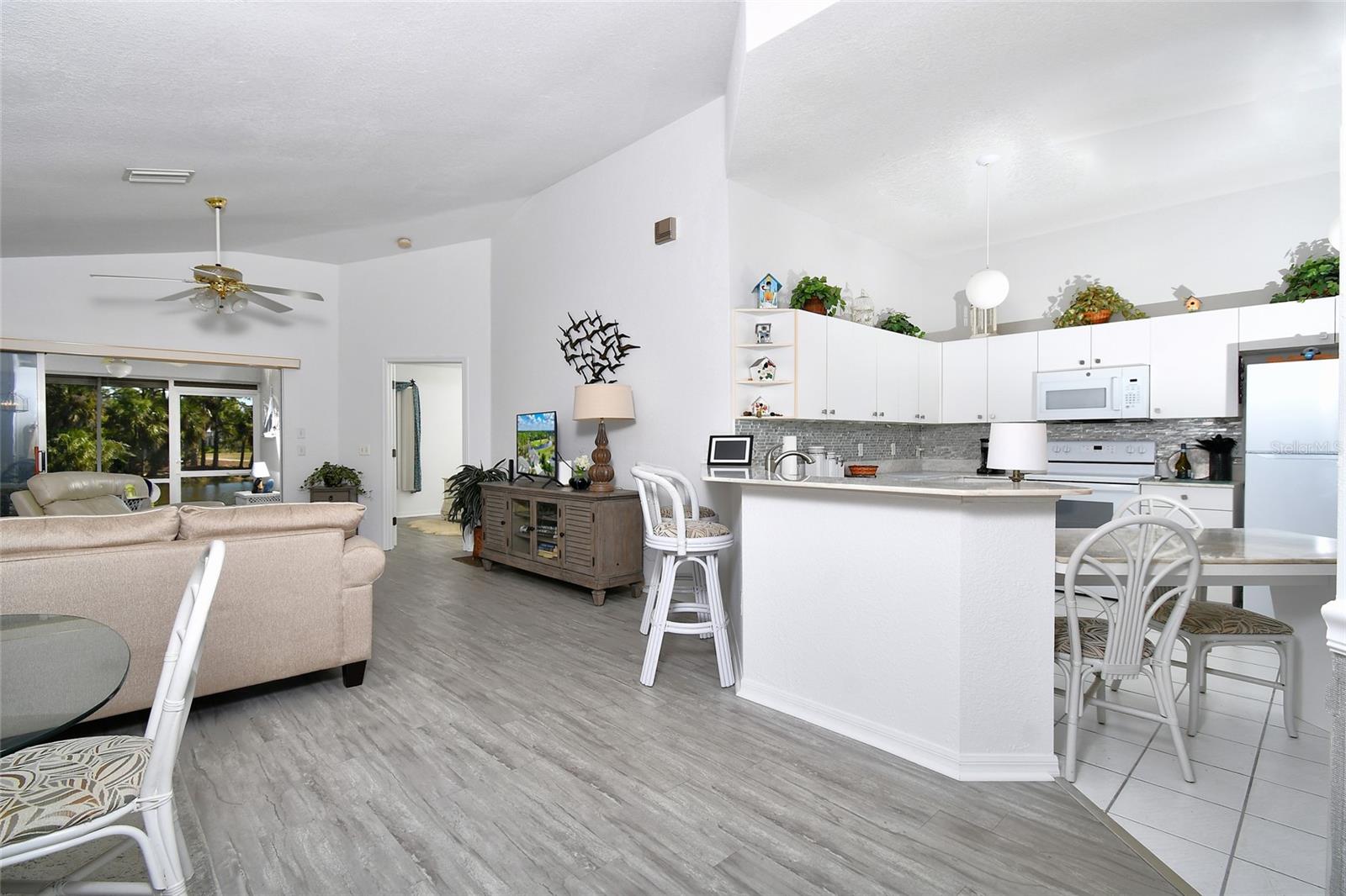 Image 11 of 32 For 2049 Matecumbe Key Road