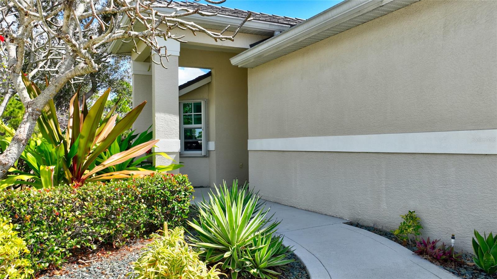 Image 3 of 32 For 2049 Matecumbe Key Road