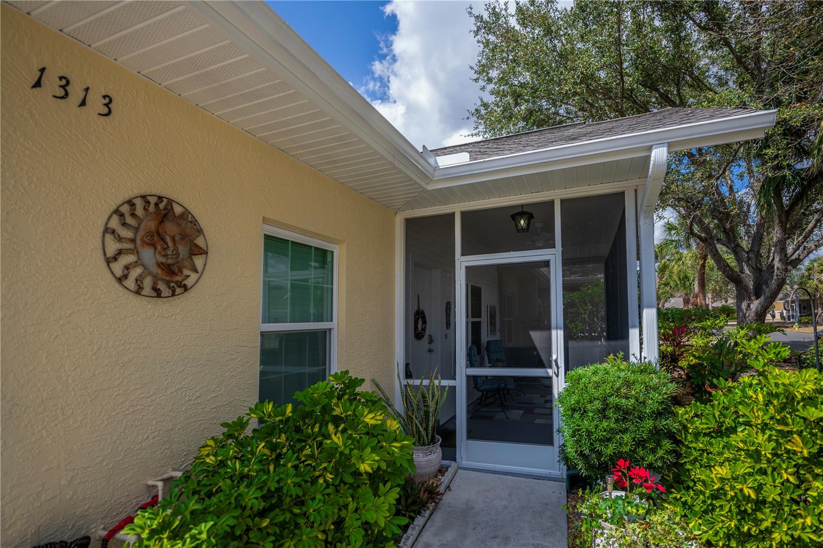 Image 13 of 89 For 1313 Red Oak Lane