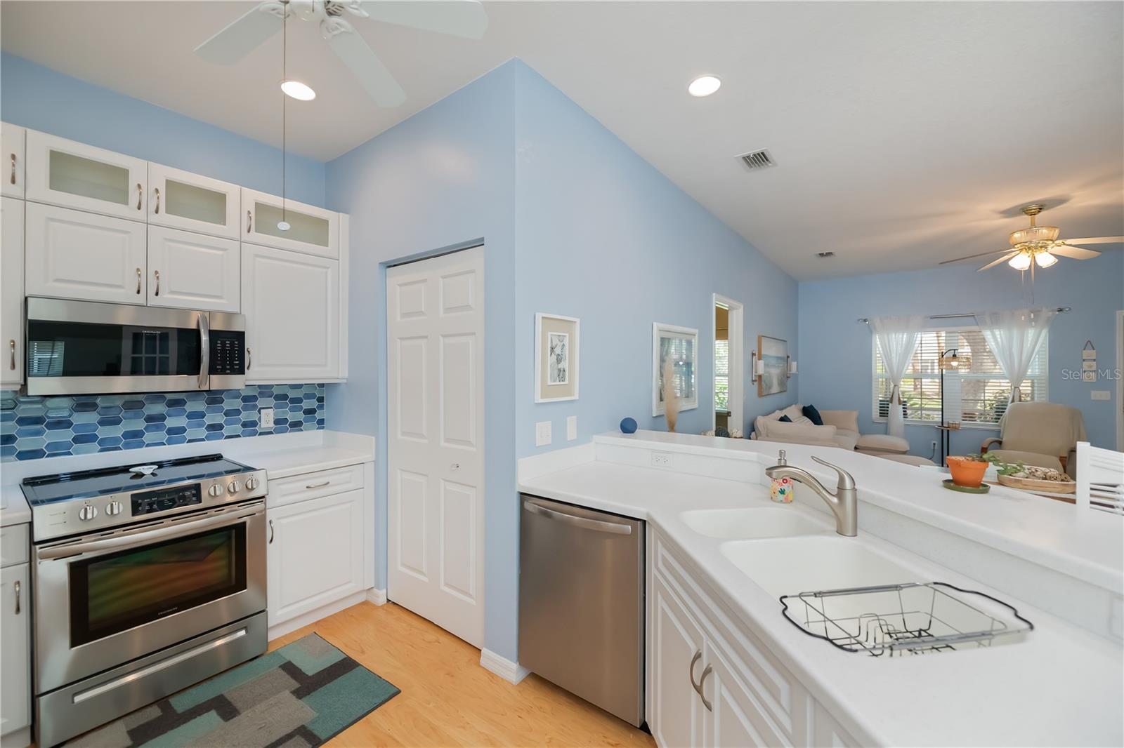 Image 33 of 89 For 1313 Red Oak Lane