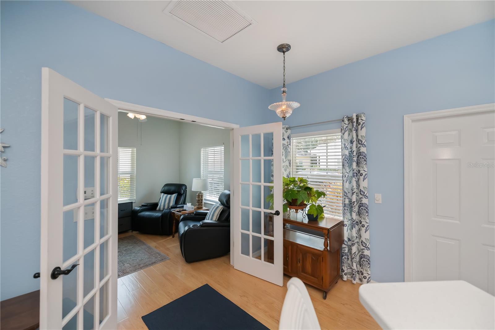 Image 36 of 89 For 1313 Red Oak Lane