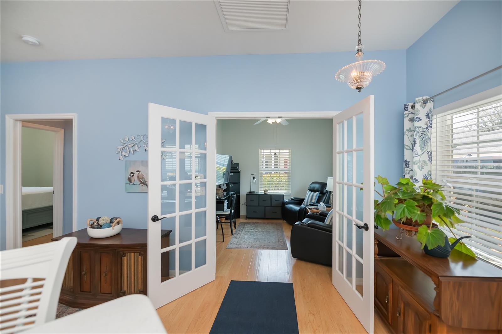 Image 37 of 89 For 1313 Red Oak Lane