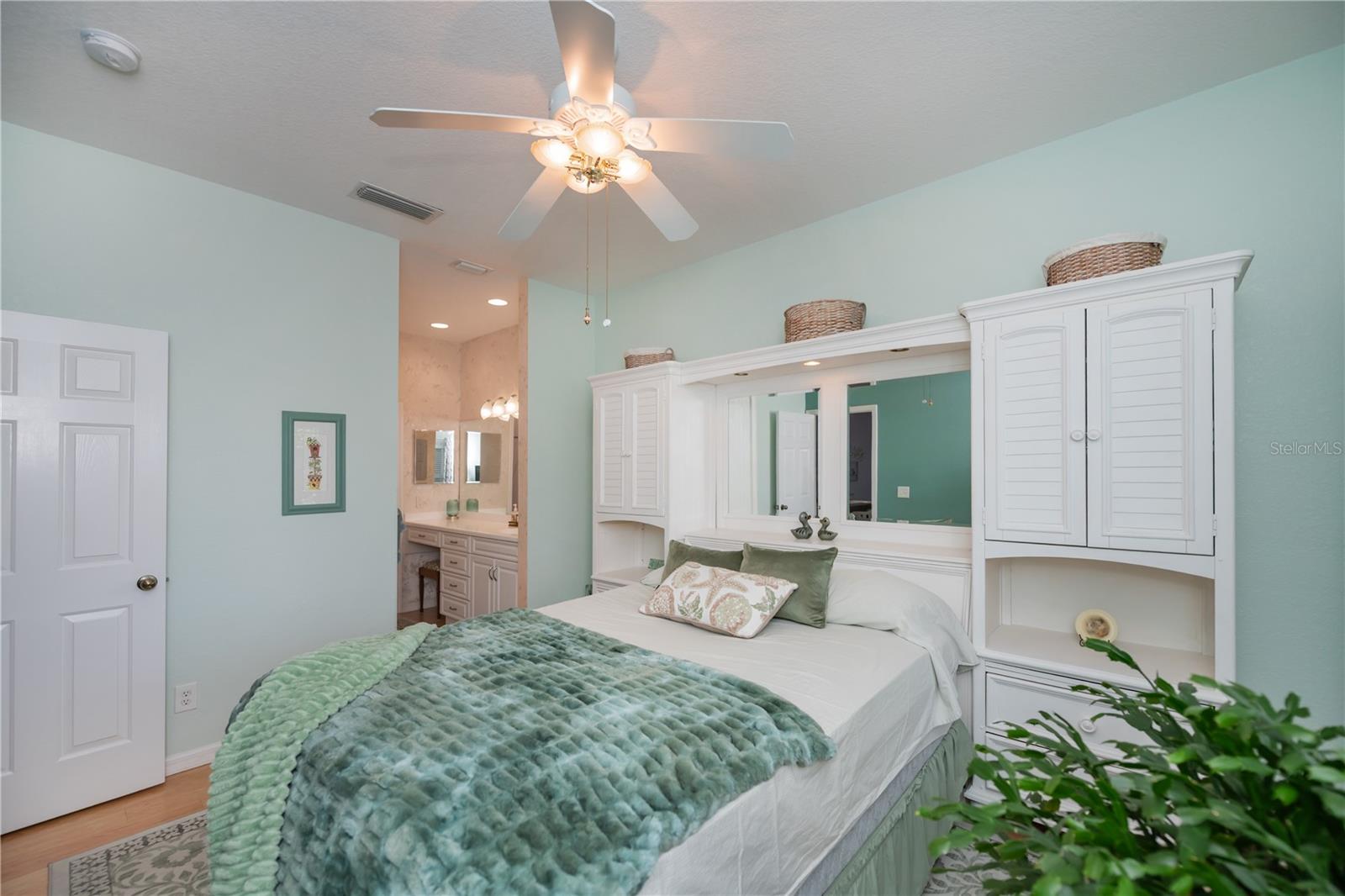 Image 42 of 89 For 1313 Red Oak Lane