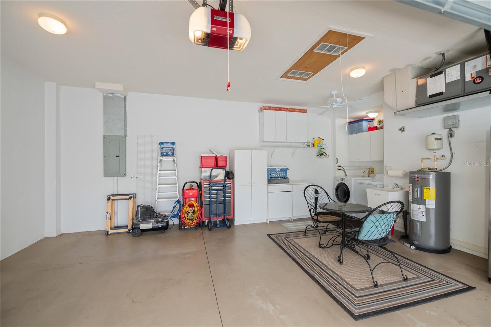 Image 58 of 89 For 1313 Red Oak Lane